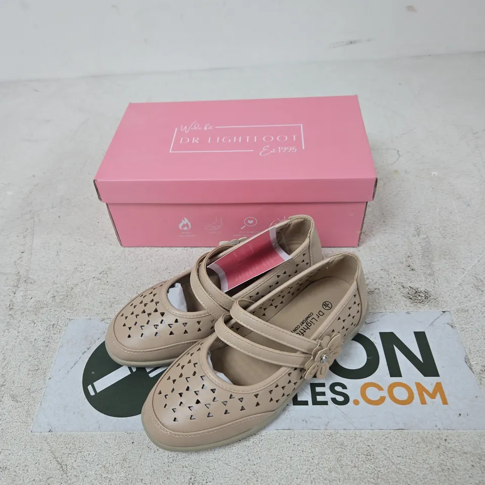 DR LIGHTFOOT BEIGE ' MARY JANE SHOES – UK 3