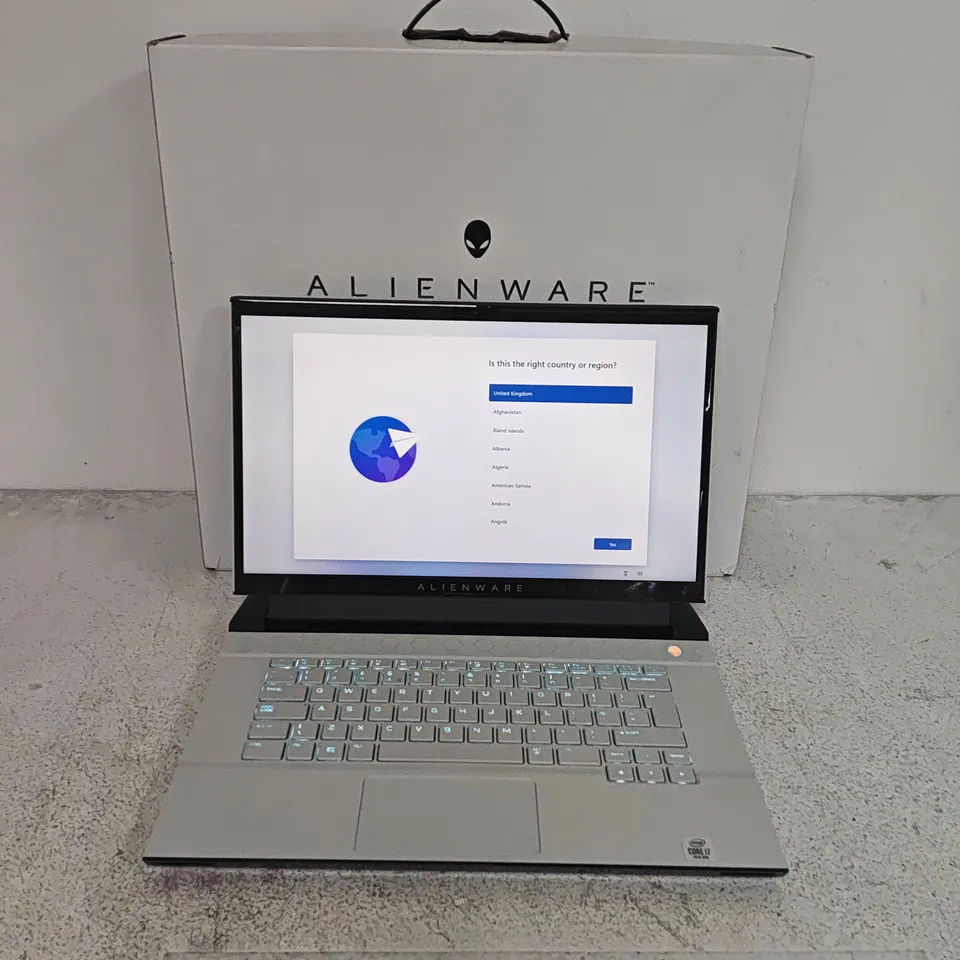 BOXED ALIENWARE M3 15 INTEL I7 10TH GEN 512GB LAPTOP IN WHITE - P87F