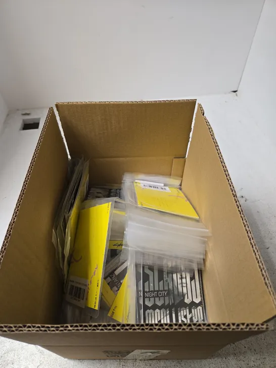 Lot 1826: BOX OF APPROXIMATELY 100 X PACKS OF CYBERPUNK 2077 NIGHT CITY ...