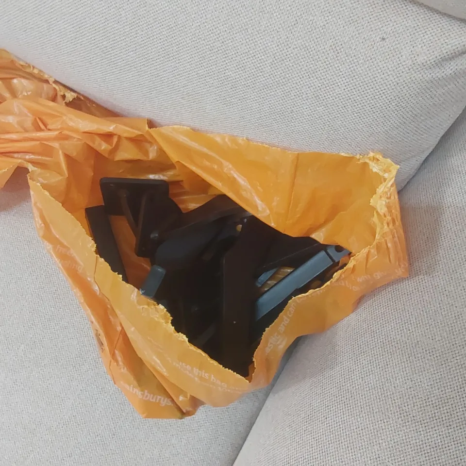 QUALITY DESIGNER DEQUITA 5 SEATER ELECTRIC RECLINING COMER SECTIONAL