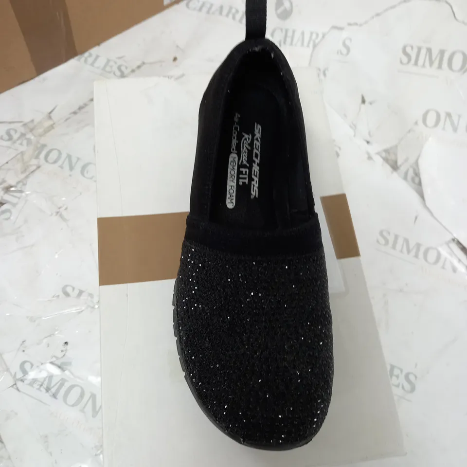 rusell & Bromley skechers shimer shoes 3.5