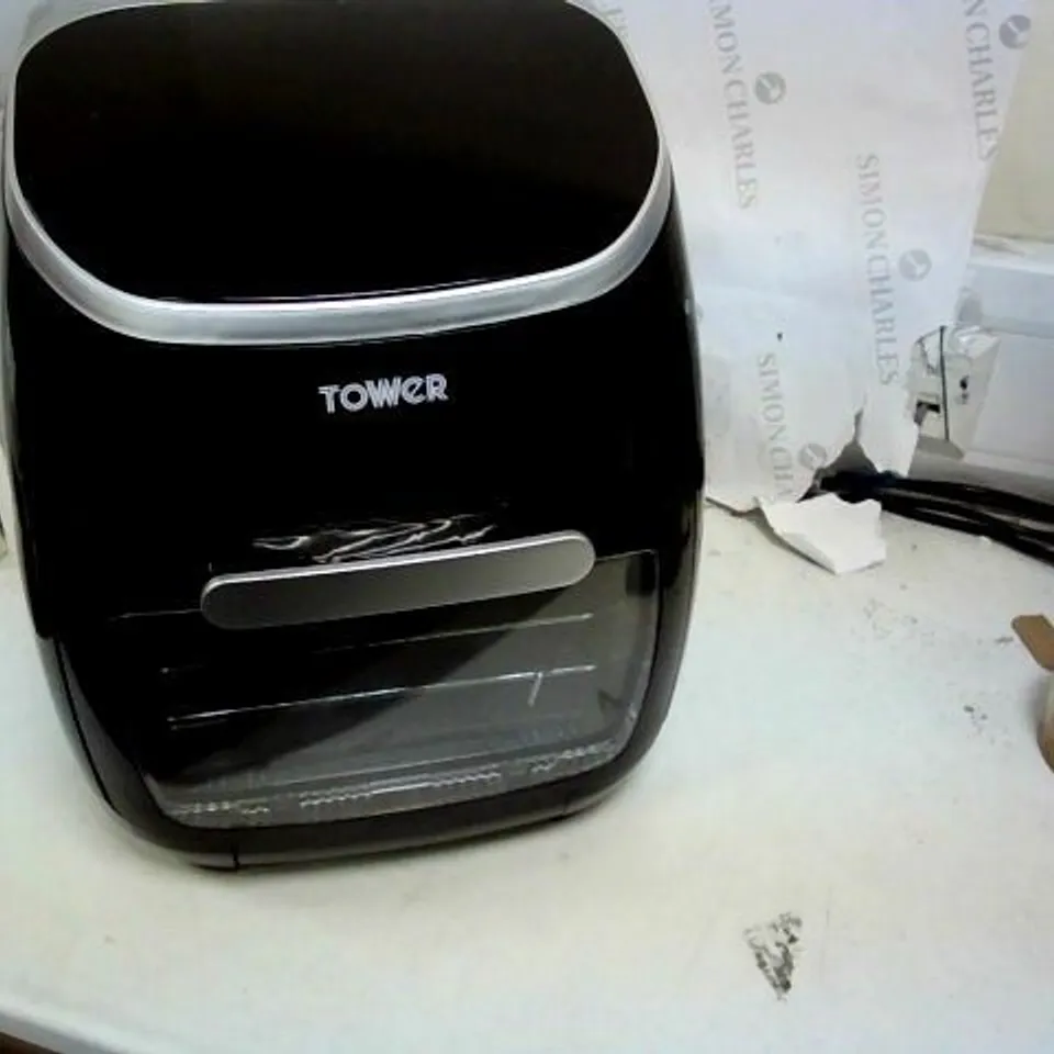 TOWER 5-IN-1 DIGITAL AIR FRYER OVEN