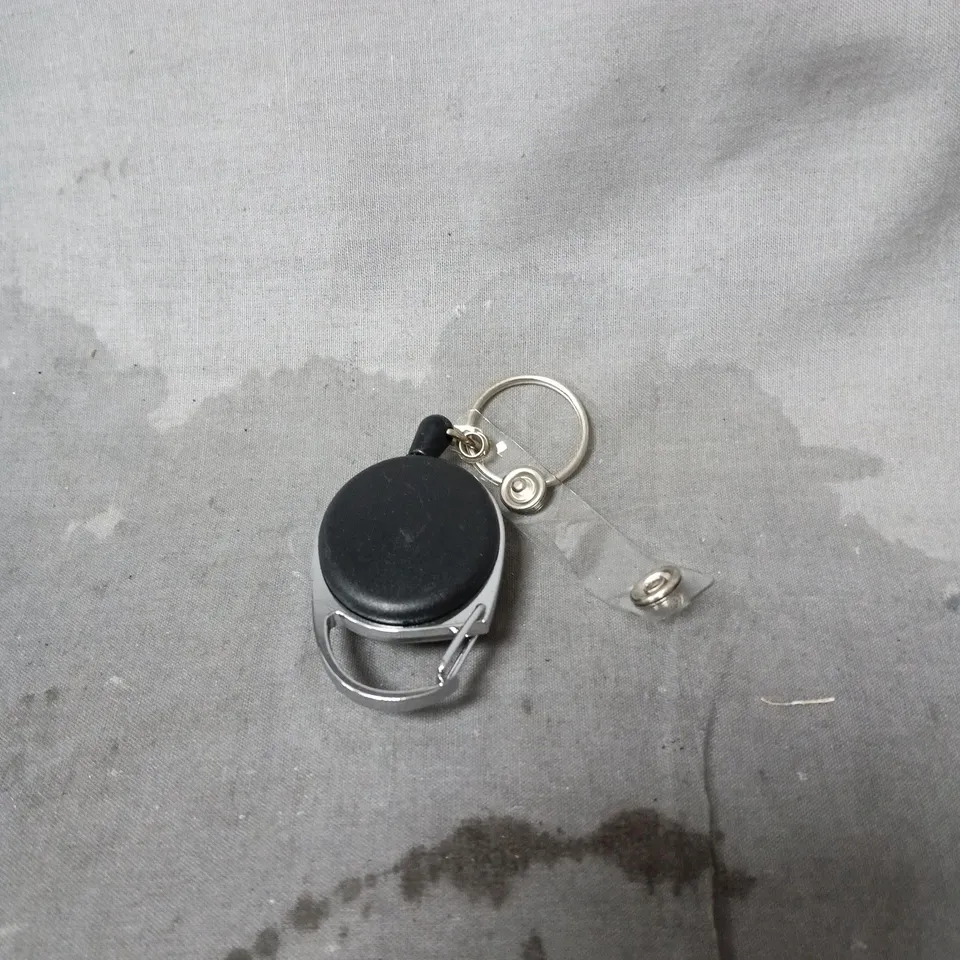 APPROXIMATELY 30 HEAVY DUTY KEY RINGS WITH PULL CORD