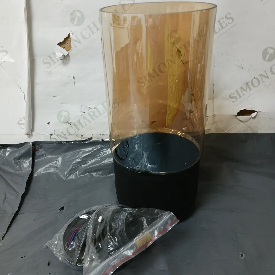 BOXED DESIGNER GLASS SHADE & FITTINGS 