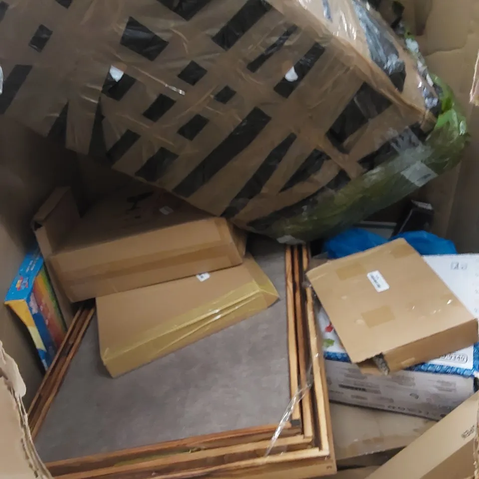 PALLET OF ASSORTED HOUSEHOLD ITEMS AND CONSUMER PRODUCTS TO INCLUDE;  ROUND BALLOON ARCH STANDS, BOXED FURNITURE ETC 