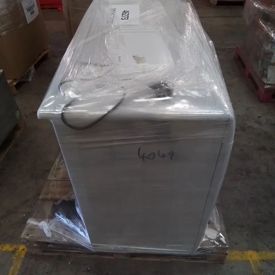 CANDY SMART PRO FREESTANDING WASHING MACHINE WHITE AND WHIRLPOOL FRESHCARE FREESTANDING WASHING MACHINE