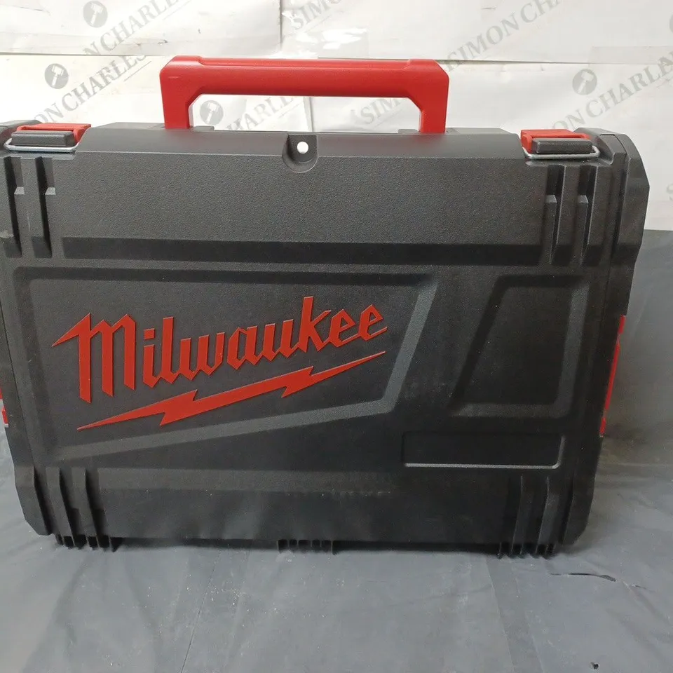 MILWAUKEE HEAVY DUTY DRILL WITH CASE M18 BLDD2/BLPD2