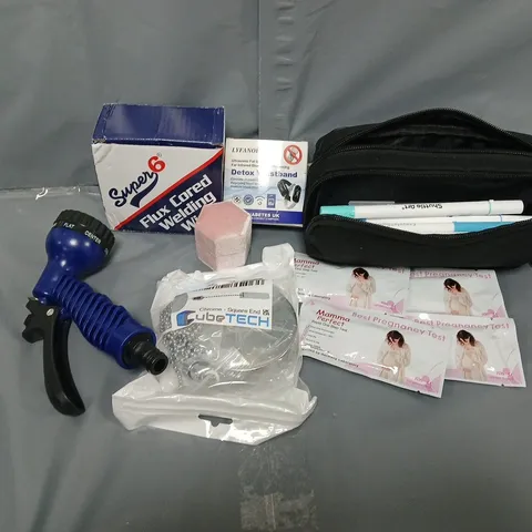 APPROXIMATELY 15 ASSORTED HOUSEHOLD ITEMS TO INCLUDE PREGNANCY TESTS, DETOX WRISTBAND, HOSE GUN, ETC