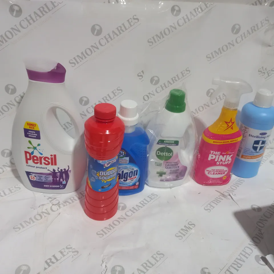 TOTE OF APPROXIMATELY 12 ASSORTED LIQUID ITEMS TO INCLUDE A DETTOL LAUNDRY SANITISER, THE MIRACLE MULTI PURPOSE CLEANER AND A PERSIL COLOUR PROTECT