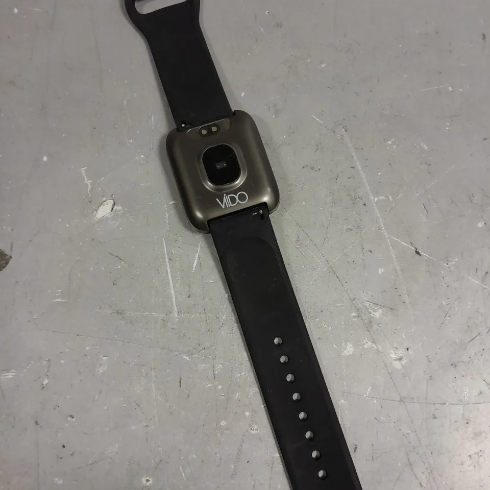 VIDO FITNESS TRACKING SMARTWATCH 