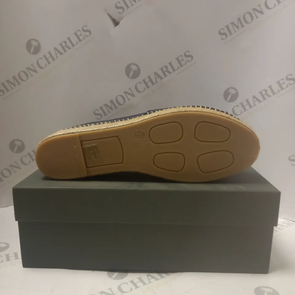 BOXED HOBBS ALICIA ESPADRILLE IN NAVY - SIZE 6