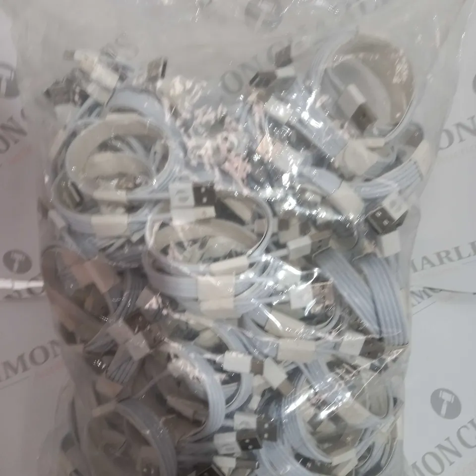 BOX OF APPROXIMATELY 30 USB -C CABLES 
