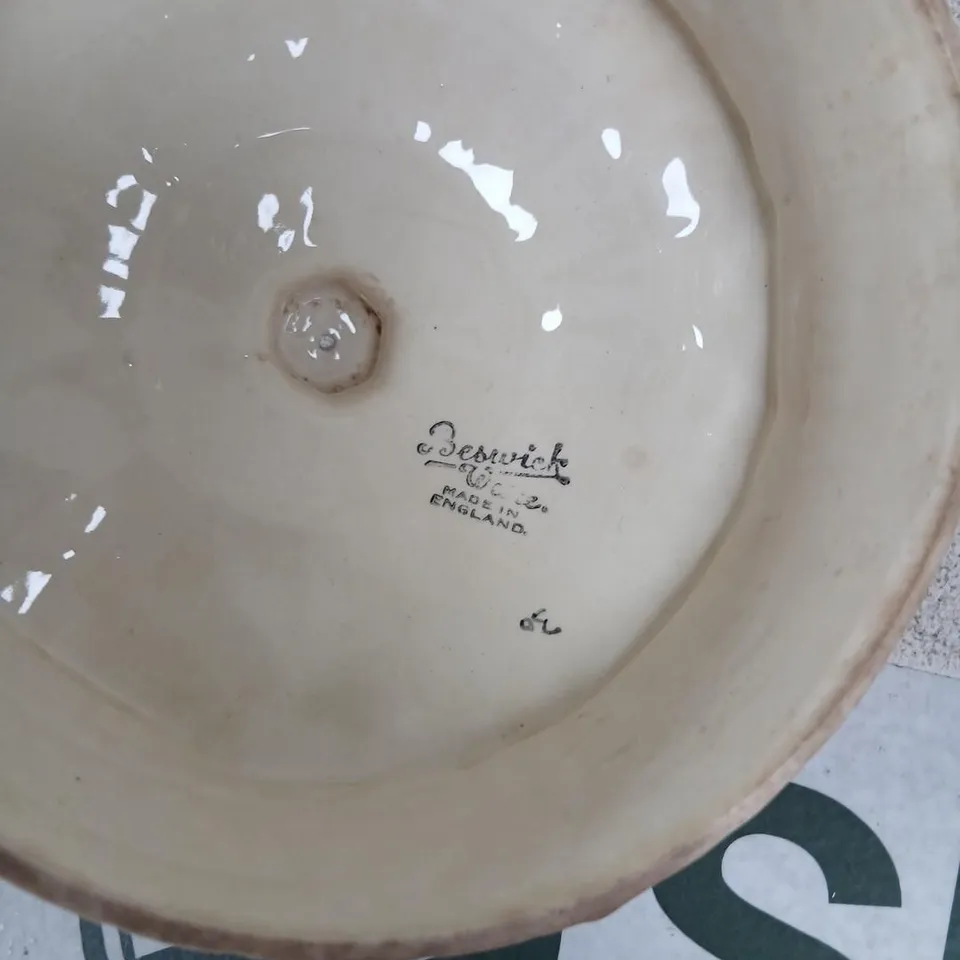 ENGLISH BESWICK CERAMIC COTTAGE WARE BUTTER OR CHEESE DISH