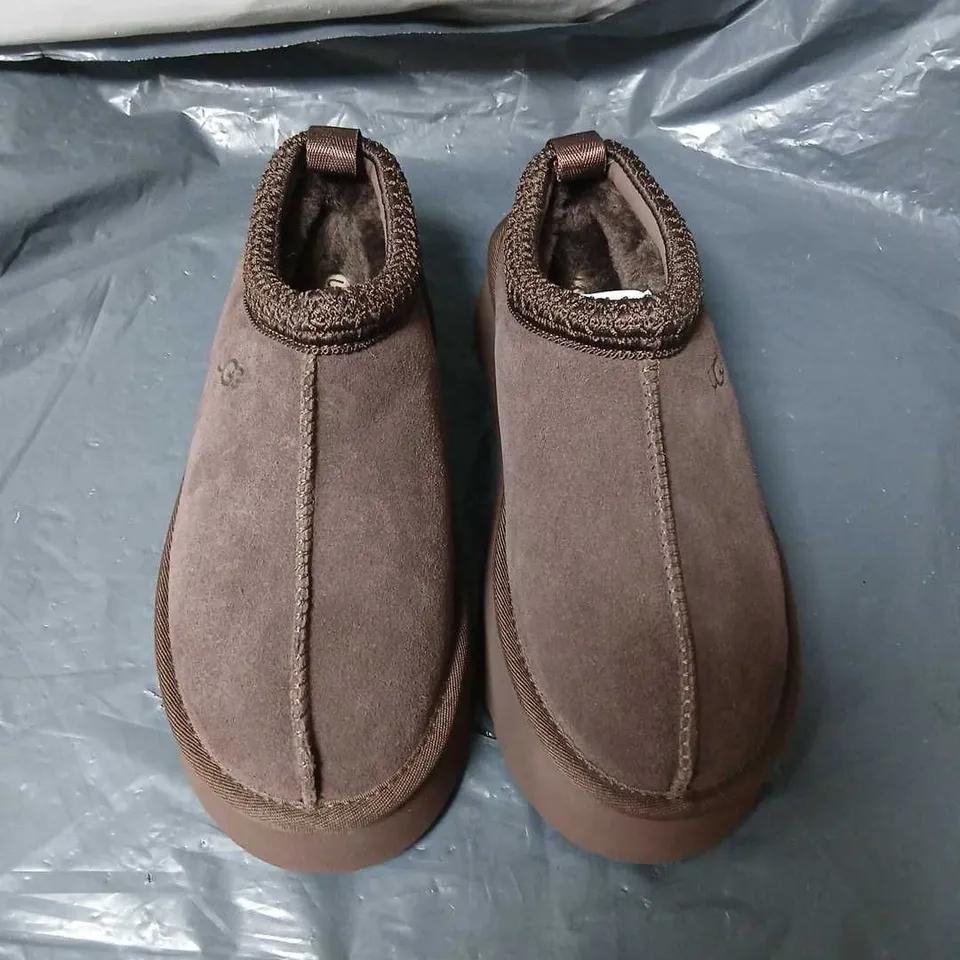 UGG WOMEN'S SHEARLING SLIP-ON BOOTS – UK 6 (US 8, EU 39)