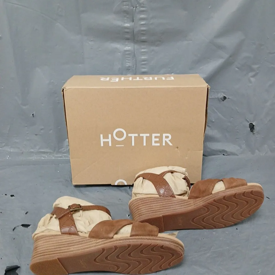 BOXED PAIR OF HOTTER JAVA SANDAL RICH TAN UK 7 