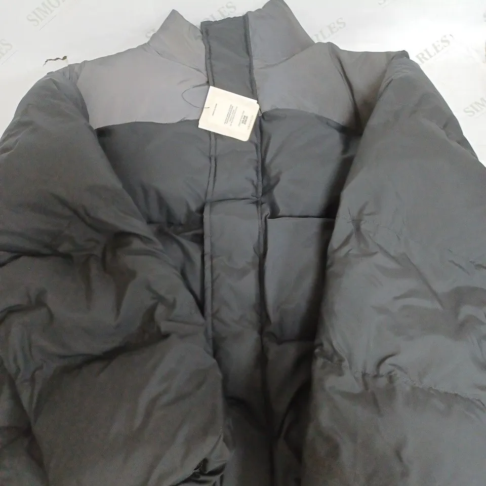 FABLETICS ESSENTAILS PUFFER JACKET IN BLACK & GREY - SMALL