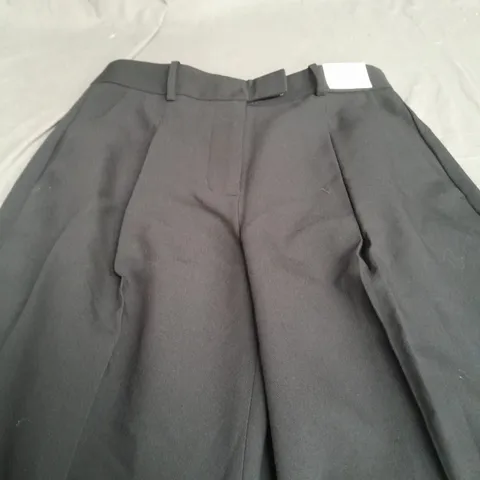 ABERCROMBIE & FITCH HIGH UTRA WIDE TROUSERS - SIZE 28/6