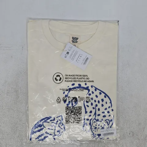BAGGED LUCY & YAK ORGANIC COTTON BENNY T-SHIRT IN ECRU TIGER SKETCH SIZE MEDIUM