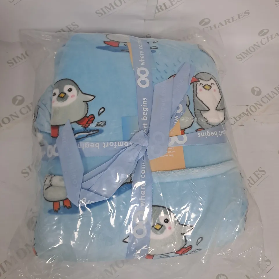 OODIE HOODED OVERSIZED BLANKET - PENGUIN PATERN