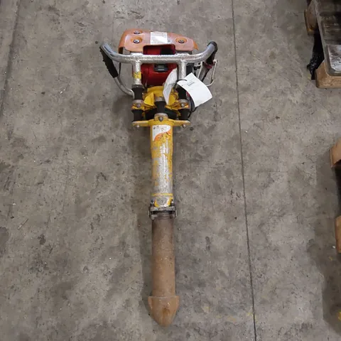 ROBEL 2 STROKE VERTICAL TAMPER