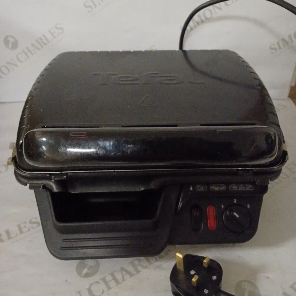 TEFAL ULTRACOMPACT GC308840 VERSATILE HEALTH GRILL