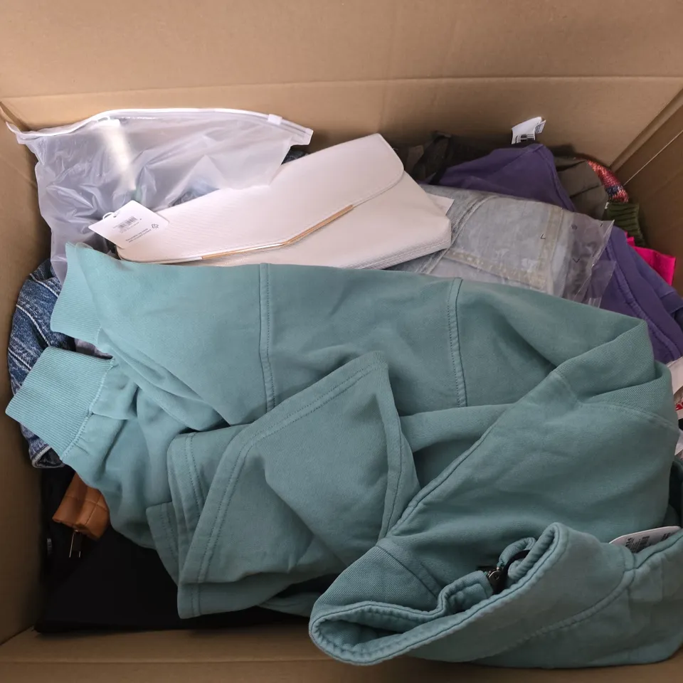 LARGE BOX OF APPROXIMATELY 20 ASSORTED CLOTHING ITEMS IN VARIOUS SIZES, STYLES AND COLOURS