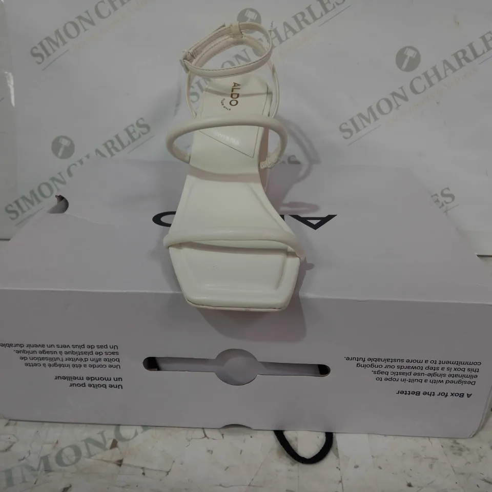 BOXED PAIR OF ALDO STRAPPY OPN TOE BLOCK HEEL SANDALS IN WHITE UK SIZE 7
