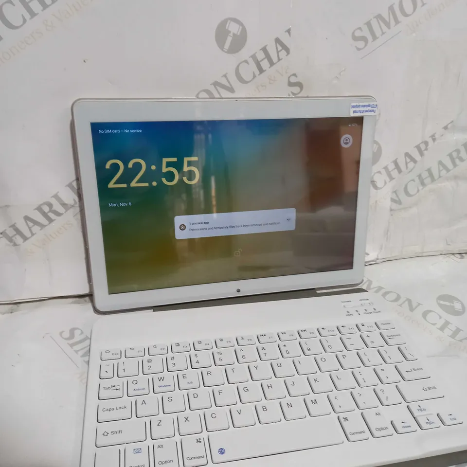 BOXED TABLET PC WITH BLUETOOTH KEYBOARD