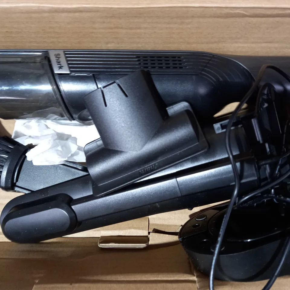 SHARK CORDLESS HANDHELD VACUUM CLEANER