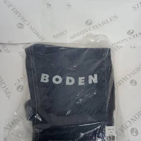 BAGGED CLASSIC BODEN DENIM JEANS SIZE W32 L32