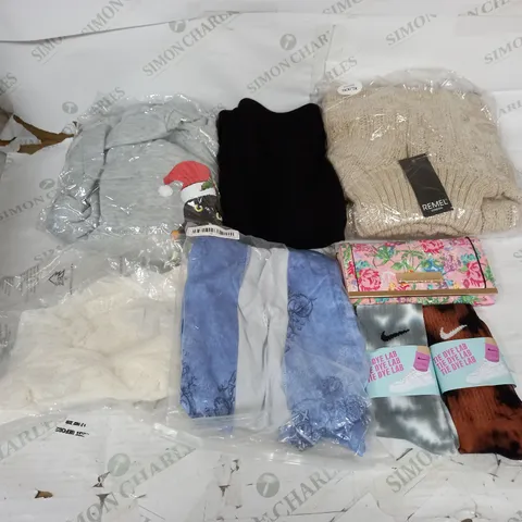 BOX OF APPROXIMATELY 18 ASSORTED ITEMS TO INCLUDE - DRESSES , JUMPERS , AND T-SHIRTS ETC