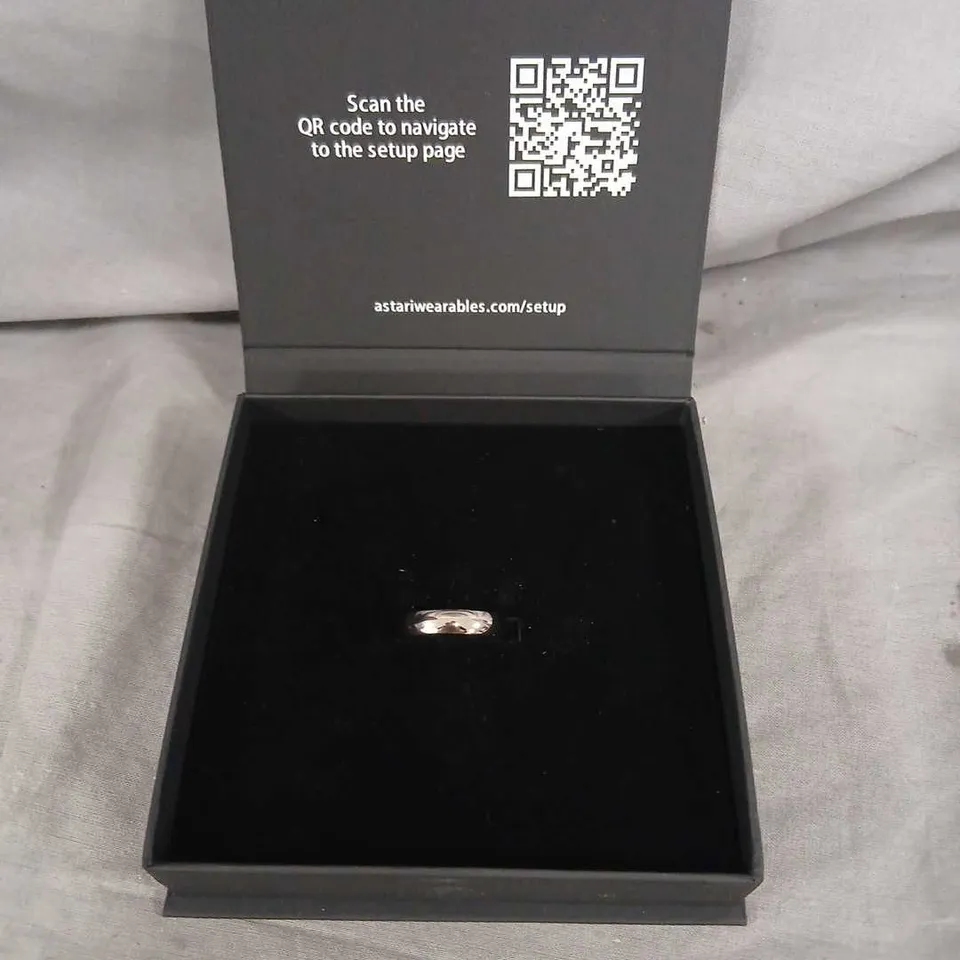 ASTARI WEARABLE RING IN PRESENTATION BOX