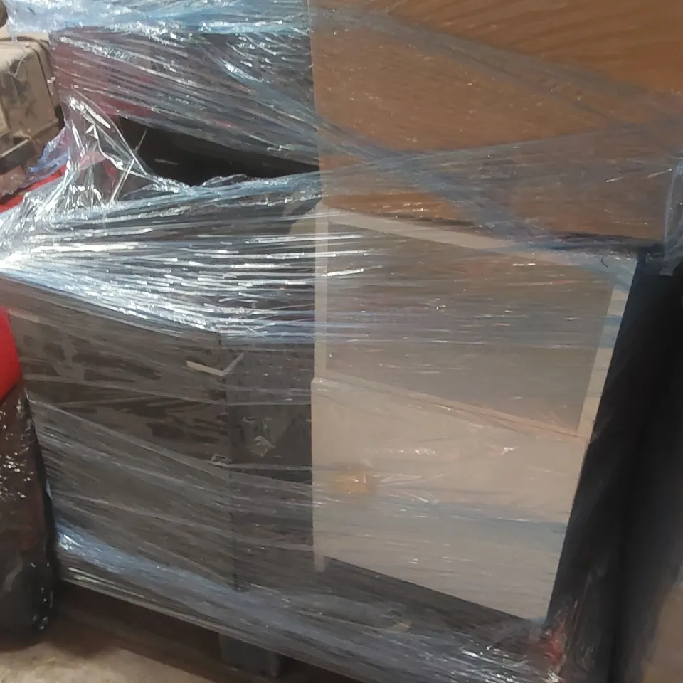 PALLET CONTAINING A VERY LARGE QUANTITY OF ASSORTED ITEMS INCLUDING: STARSOUND ELECTRIC GUITAR, ACOUSTIC GUITAR, FURNITURE, DINNERWARE ECT