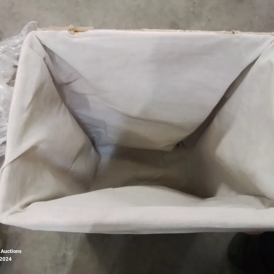BOXED WICKER LAUNDRY BASKET 
