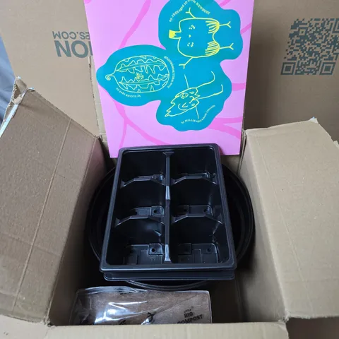 POT GANG GARDENING SET TO INCLUDE POTS, COMPOST ETC