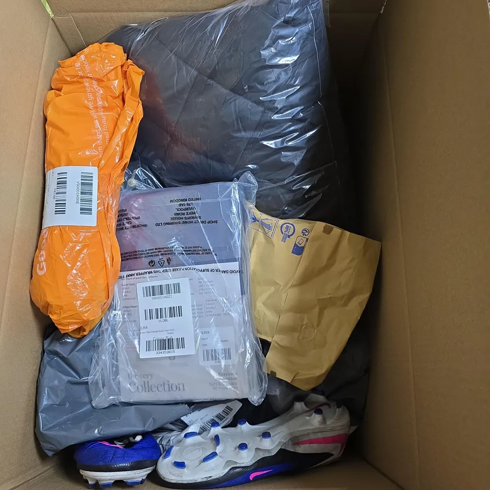BOX OF APPROXIMATELY 15 ASSORTED HOUSEHOLD ITEMS TO INCLUDE TROUSERS, BEDDING ETC