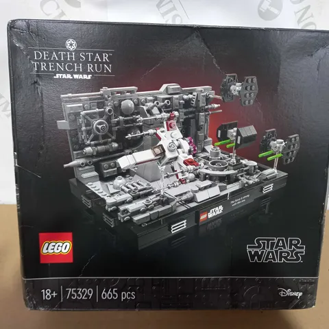 LEGO STAR WARS DEATH STAR TRENCH RUN DIORAMA 75329