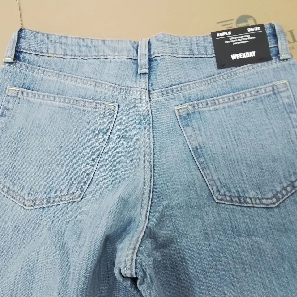 WEEKDAYS AMPLE LOW LOOSE JEANS - 26/32