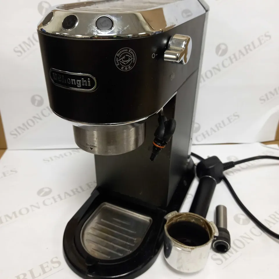 DE'LONGHI DEDICA COFFEE MACHINE