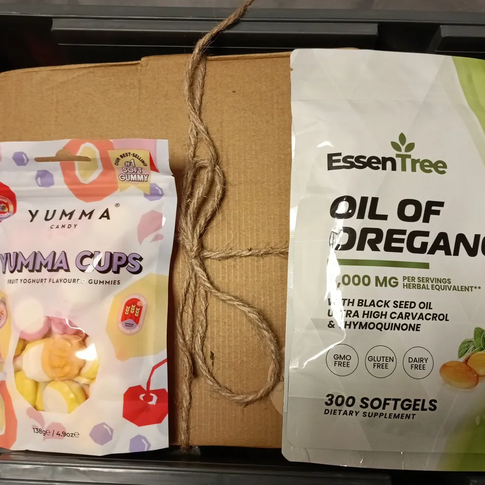 APPROXIMATELY 20 ASSORTED FOOD ITEMS TO INCLUDE ESSENTREE OIL OF OREGANO SOFTGELS, BIOREVINE CUTXTREME, YUMMA CUPS GUMMIES, ETC