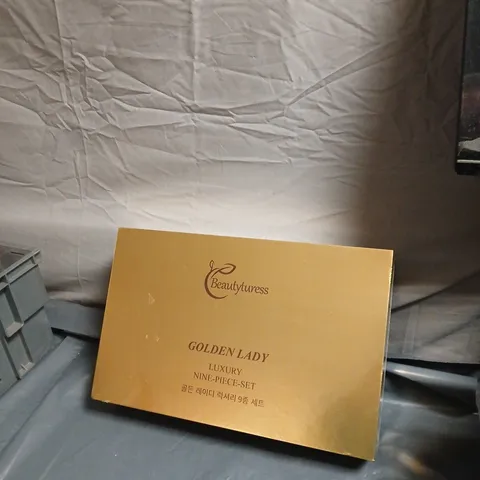 BEAUTYTURESS GOLDEN LADY LUXURY NINE-PIECE-SET
