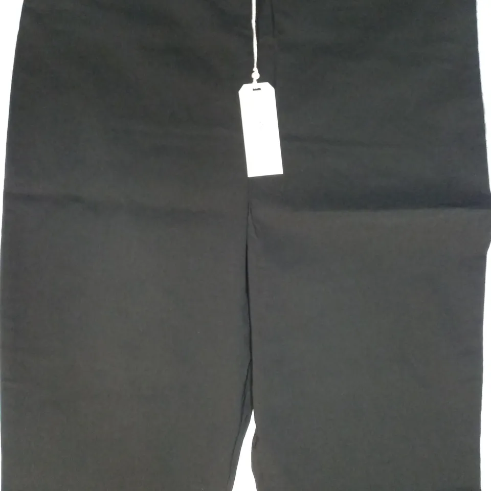 MAISON DE NIMES BENGALINE STRETCH CAPRI TROUSERS IN BLACK - L