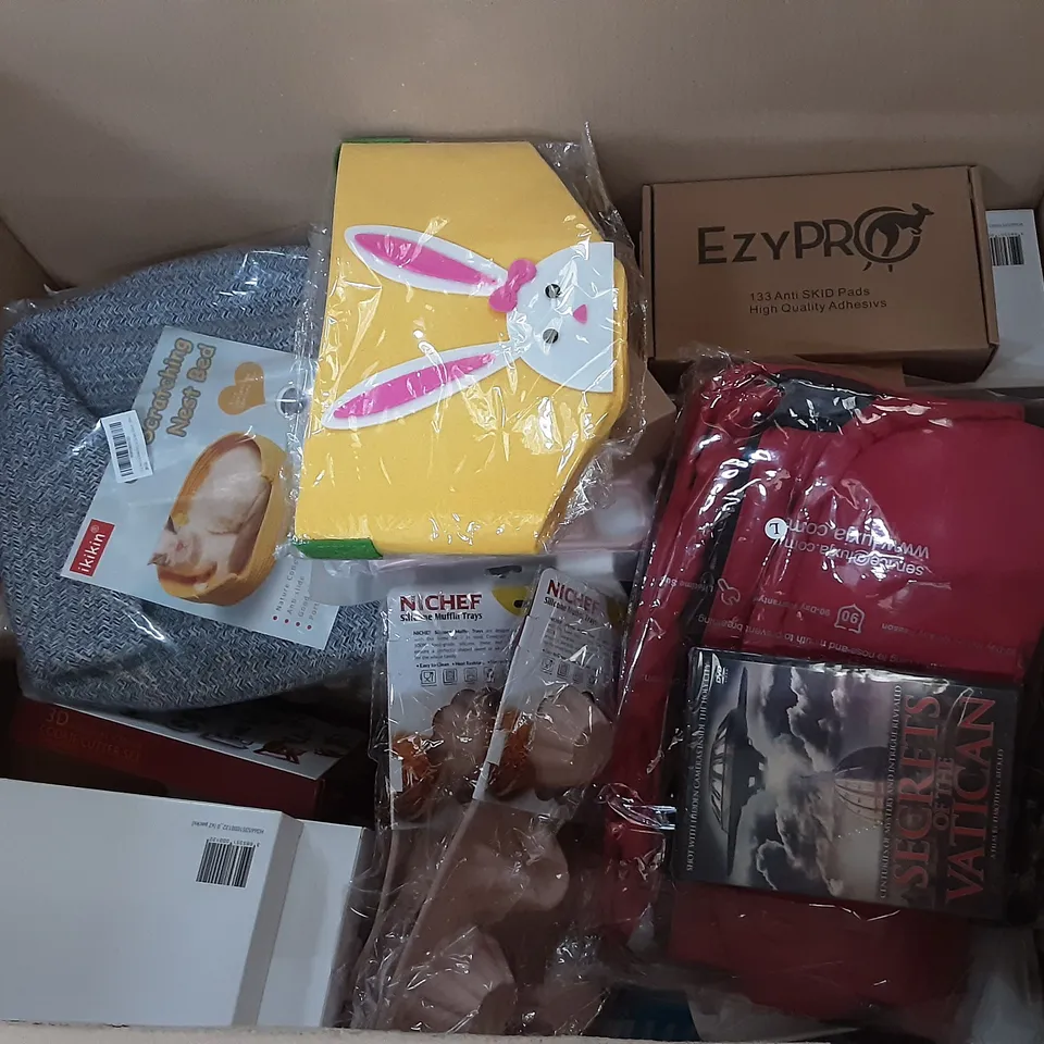 PALLET OF ASSORTED HOMEWARE ITEMS TO INCLUDE CHOCOLATE, TABLET CASES, BAKING SUPPLIES ETC
