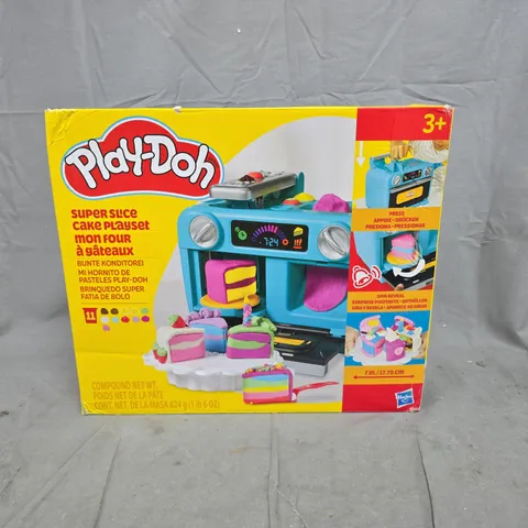 PLAY-DOH SUPER SLICE CAKE PLAYSET – BOXED (AGES 3+)