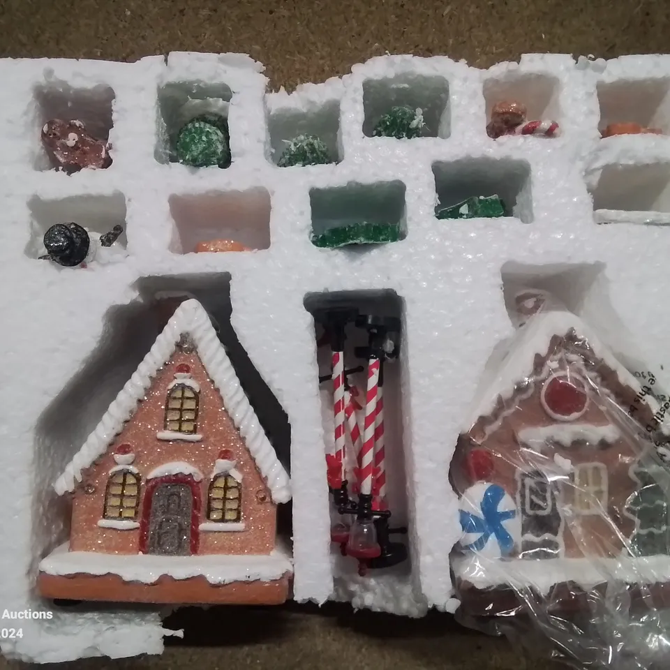 BOXED 17 PIECE CHRISTMAS CANDY SCENE DECORATION 