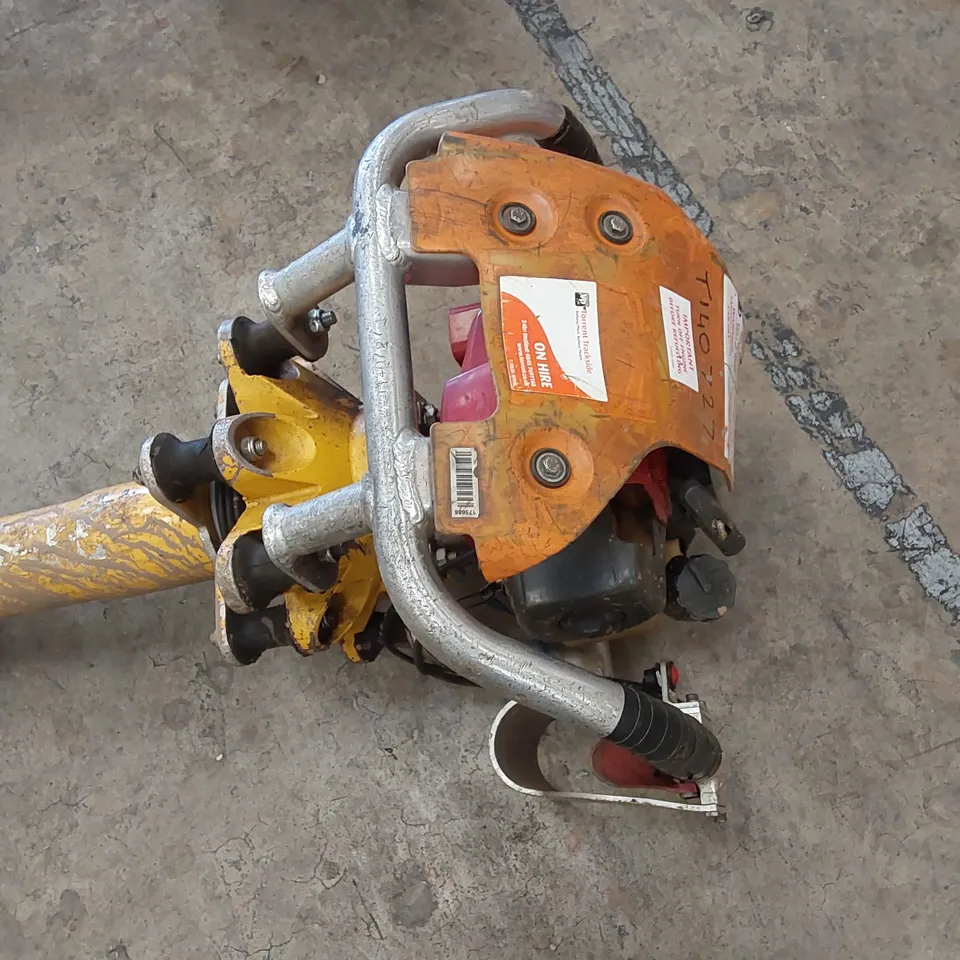 ROBEL 62.05 2 STROKE VERTICAL TAMPER - RAILWAY MAINTENANCE TOOL