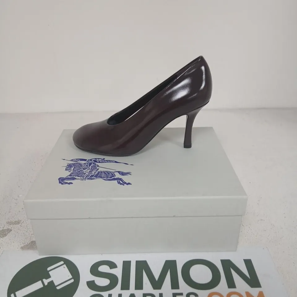 BURBERRY BURGUNDY LEATHER PUMP – WOMEN'S, UK 6 (EU 39)