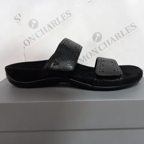 BOXED VIONIC BLACK REST SANDALS IN BLACK - WOMENS 6