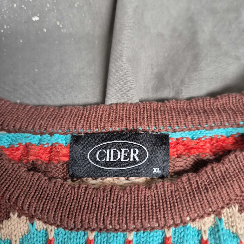 CIDER KNITTED CROPPED JUMPER - MULTICOLOUR ARGYLE - SIZE XL