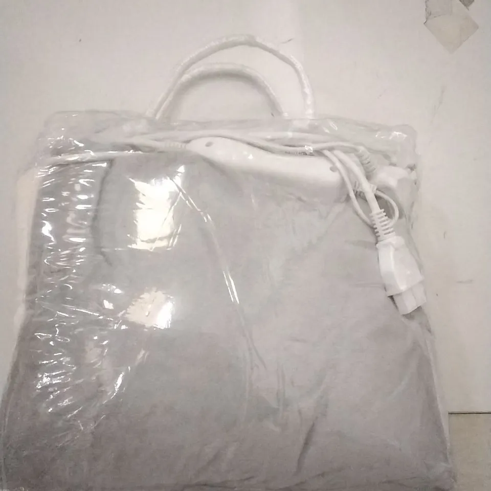 (FAULTY) PACKAGED SUPER POLAR GREY FLEECE 160 X 120 CM BLANKET